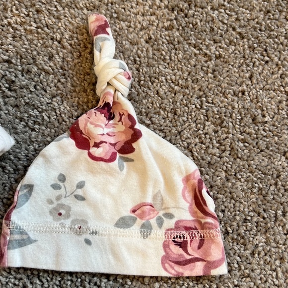 Hats and booties - Picture 2 of 6